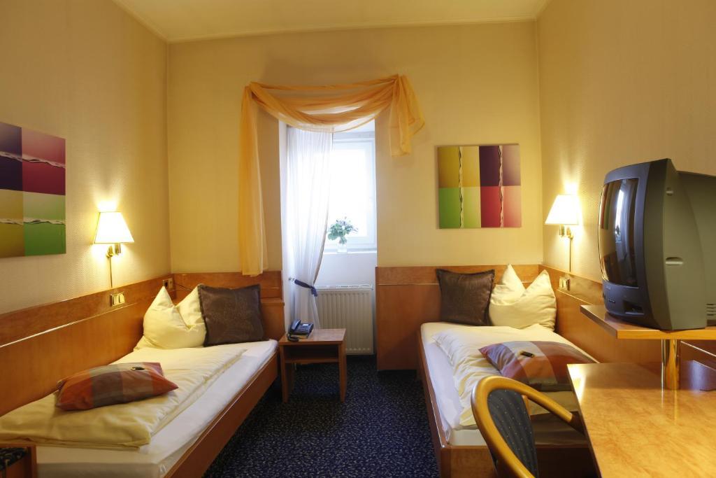 Hotel Villa Brenner Grünstadt Szoba fotó